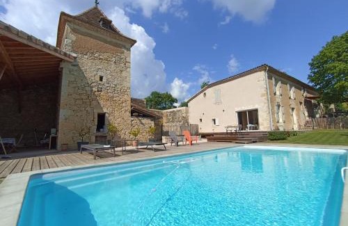 Castelnau-dArbieu Bed & Breakfast | PIGEONNIER DE SABAILLAN