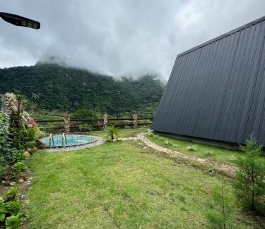 La Laguna Ski Chalet | Pika 04 by Pika cabins con Piscina privada