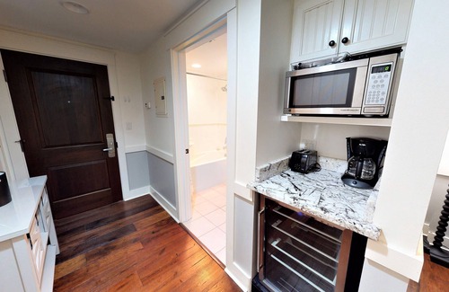 Baytowne Wharf Condo | Pilot House 229 ~ 'Current Escape' in this Sandestin condo with a huge pool!