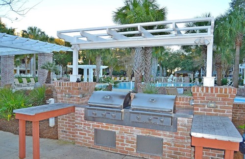 Baytowne Wharf Condo | Pilot House 229 ~ 'Current Escape' in this Sandestin condo with a huge pool!