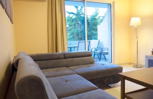 Xylokastron Apartment | Pine Breeze Apartment