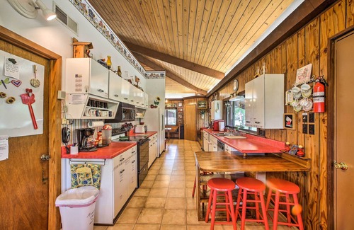 Compton House | 'Pine Lodge Cabin' on 450 Acres in Ozark Mountains