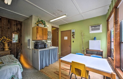 Compton House | 'Pine Lodge Cabin' on 450 Acres in Ozark Mountains