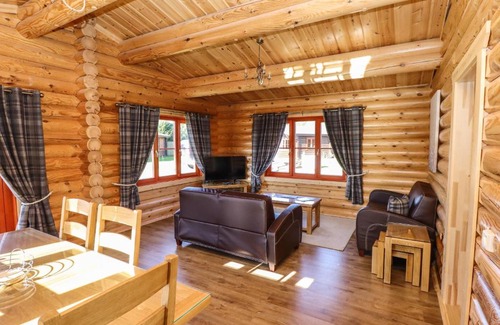 Castle Bytham House | Pine Lodge