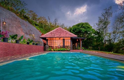 Mannarkkad Resort | Pine Malhar Pool Stay by VOYE HOMES