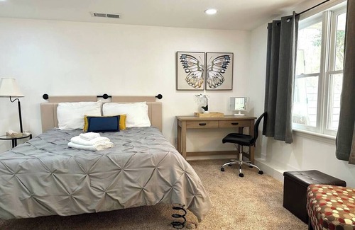 Chapel Hill House | Pine Perch Suite - 10 Mins to Chapel Hill, UNC