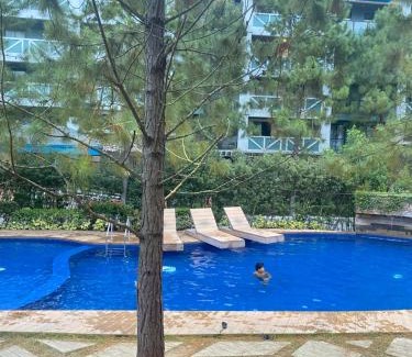 Silang Junction South Hotel | Pine Suites Tagaytay by Crown Asia