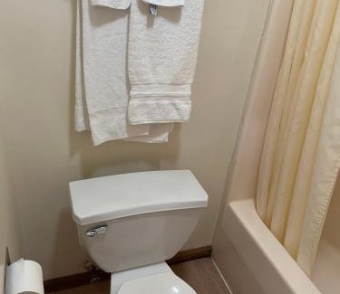 Spruce Pine Hotel | PINE VALLEY MOTEL