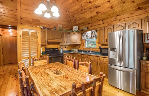 Elliottsburg Cabin | Pine View Cottage - Cozy and Secluded - 3 bedroom