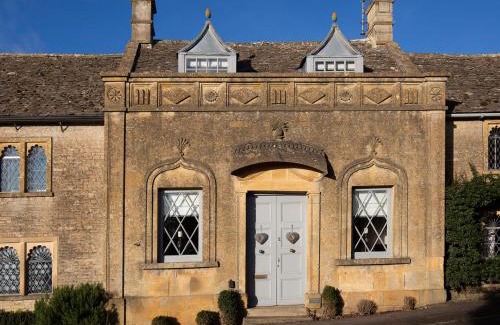 Longborough House | Pineapple Spa Cottage