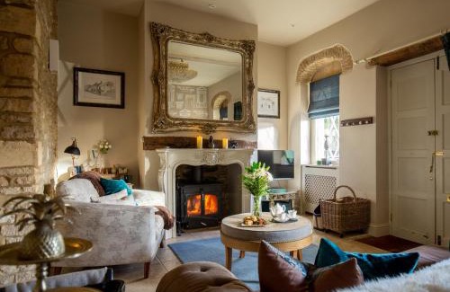 Longborough House | Pineapple Spa Cottage