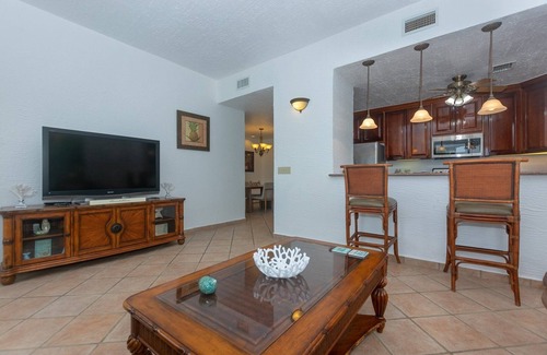 French Harbour Condo | Pineapple Villa 531 2 Bedroom Condo by RedAwning