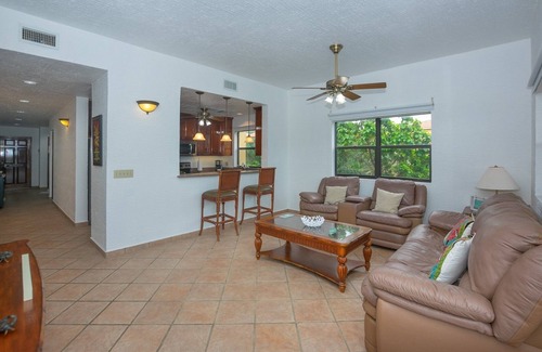 French Harbour Condo | Pineapple Villa 531 2 Bedroom Condo by RedAwning