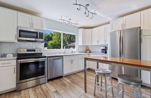 Sarasota House | Pineapples House- POOL private SOUTH facing HOT TUB close to BEACHES -walkable