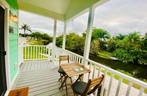 Southgate House | Pinecraft Tiny Home 'Green Parrot '