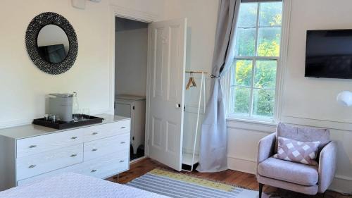 Talmage Bed & Breakfast | Pinetown Bridge Bnb LLC