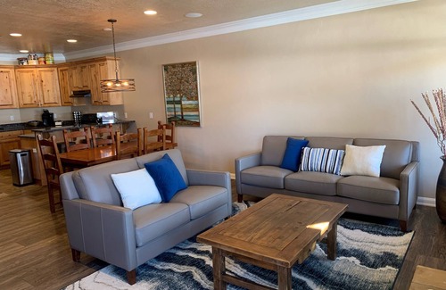 Ogden Condo | Pineview Lakeside l Snowbasin l Jacuzzi I Powder Mountain I Ogden Valley l Pool