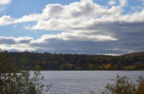 Barry's Bay Hotel | Pinewood Inn