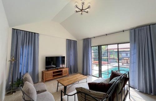 Pong Ta Long Villa | Pink Villa by Tubtao Sleepy Hill