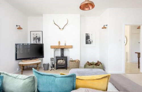 Whippingham Cabin | Pinkmead Estate and Vineyard