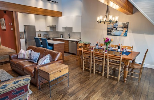 Upper Village House | Pinnacle Ridge 36 - Ski in Ski out, Private Hot Tub, Wood Fireplace