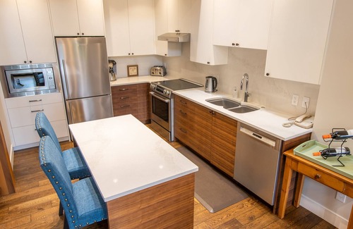 Upper Village House | Pinnacle Ridge 36 - Ski in Ski out, Private Hot Tub, Wood Fireplace