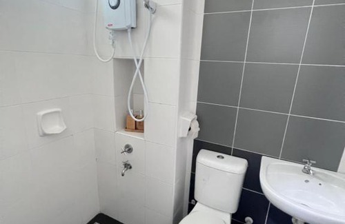 Tebrau House | Pinss Space 30 Guest House