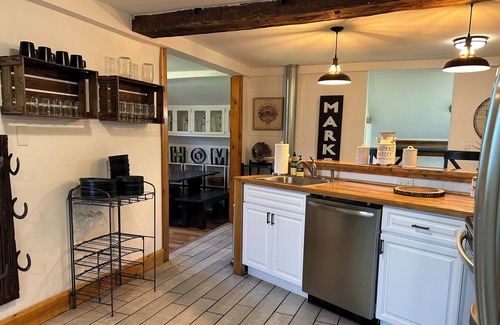 Montague Other | Pioneer Valley Farmhouse Near 5-Colleges