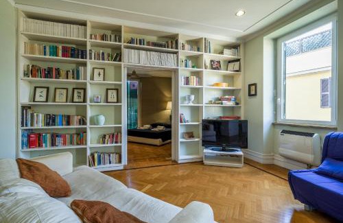 Aventine Apartment | PIRAMIDE SHABBY by Casa e Lode - colosseum, air conditioning