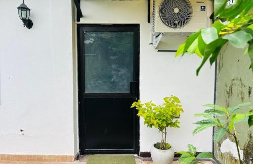 Boralesgamuwa Apartment | Pirivena Garden Resort - AC Units, Kitchen, Attached Bath Room, & WiFi