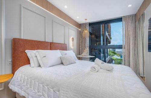 Quinta da Serra Apartment | Piscina Aquecida e Elegância by Achei