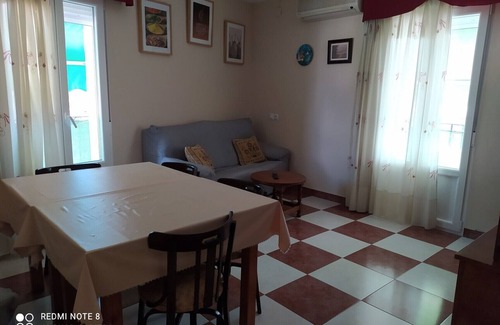 El Pedroso House | Piso Bien Situado, Aparcamiento en la Misma Puerta