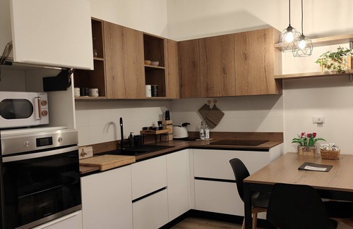 Busto Arsizio Apartment | Pit Stop 2k23