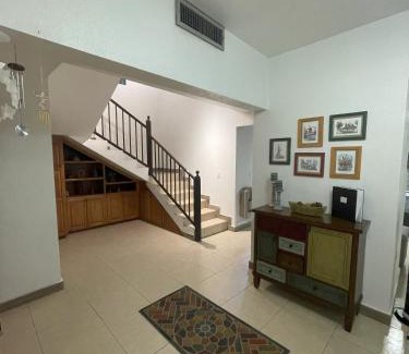 Juarez Municipality Apartment | Plácida casa cerca del consulado a 1500 metros del consulado americano