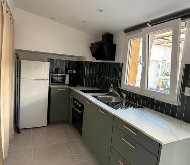Mireval Apartment | Plain-pied lumineux & terrasse