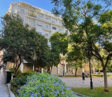 Plaka Apartment | Plaka Stylish 1 Bed Apartment on Cathedral Sq - CM1