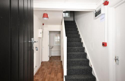Mynydd Isa Apartment | Plas Bellin Duplex