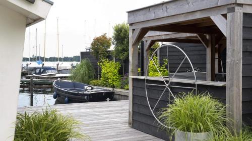 Loosdrecht Bed & Breakfast | Plassenzicht Logies & Sloepverhuur