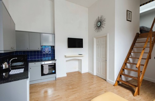 Hull Old Town Apartment | Platform City Studio Apartment