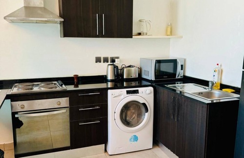 Manama Apartment | Platinum Oasis apt with sea & city view.