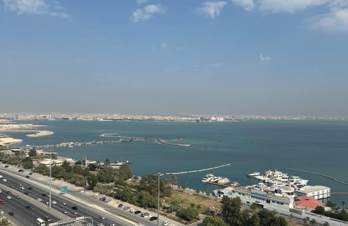 Manama Apartment | Platinum Oasis apt with sea & city view.
