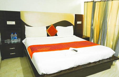 Sector 31 Hotel | Platinum sqs key 1345 P