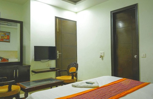 Sector 31 Hotel | Platinum sqs key 1345 P