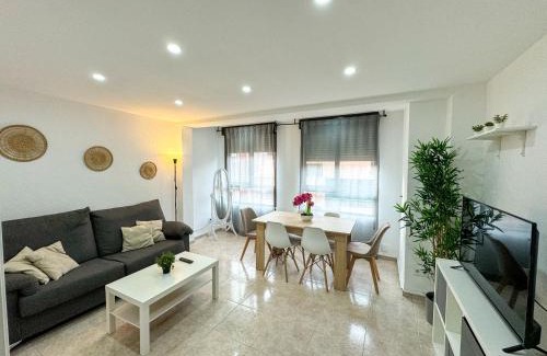 Castello de la Plana Apartment | Plaza mediterraneo - Turistea