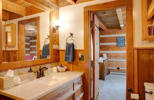 Cottontown Cabin | Please go to/book through The Cabin at Roney Creek Ranch