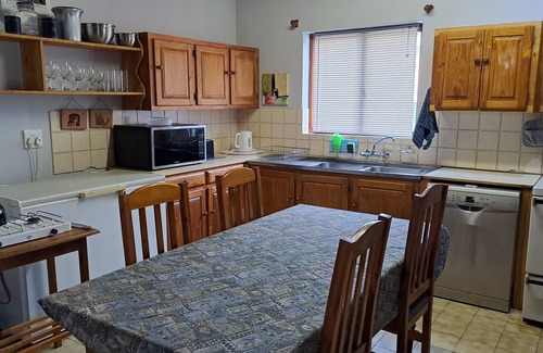 Struisbaai House | Plottie Self-catering