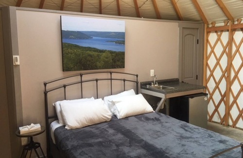 Himrod Hotel | Plum Point Lodge