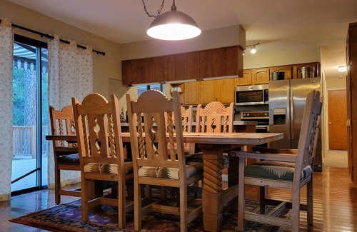 Plumas Eureka Estates House | Plumas Pines 2/2 + bonus room- Fireplace-Spa Tub - Remote Work- Weekly Discount