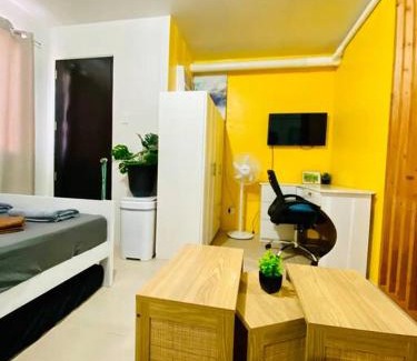 Lapu-Lapu Apartment | Plumera Condo Near Airport Malls & Schools with Elevator