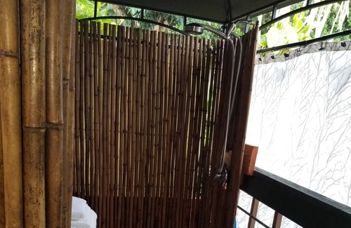 Opihihale House | Plumeria Grove Cottage